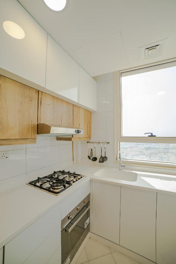 Platinum Coast Hotel Apartments Al Fujayrah Exterior foto A modern kitchen